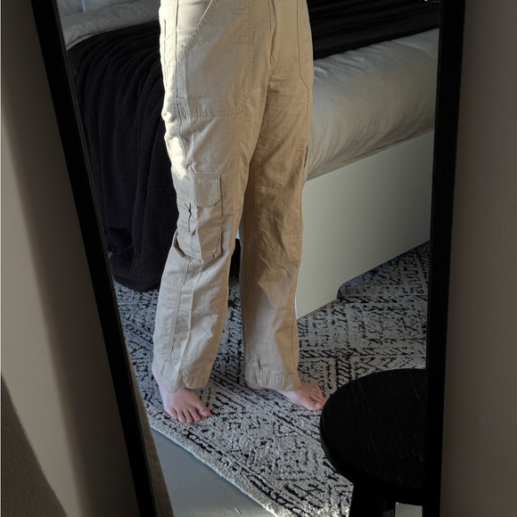 Abercrombie and Fitch Cargo Pants - Picture 5 of 5